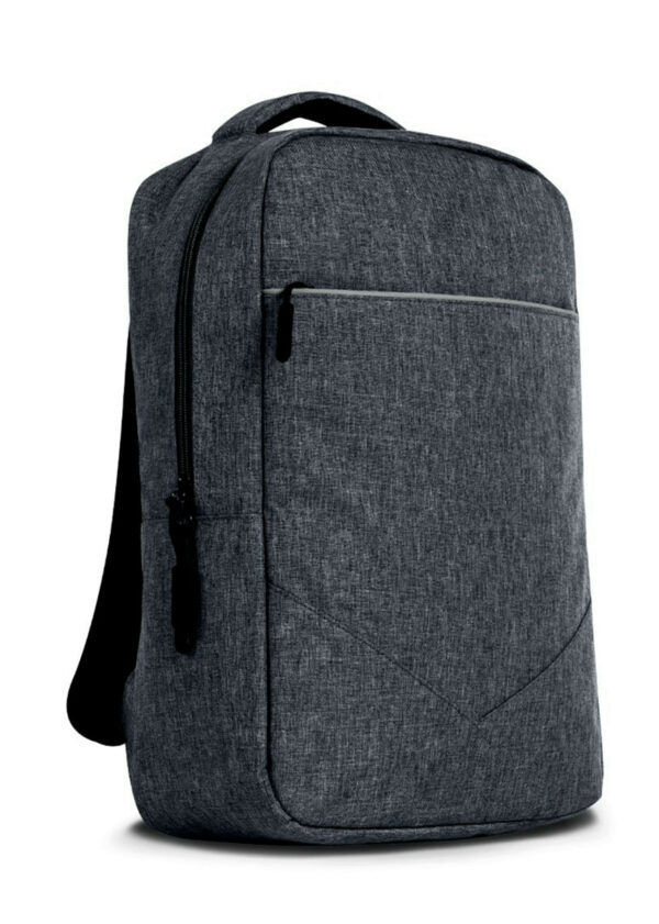 Mochila de costado en cuerpo completo